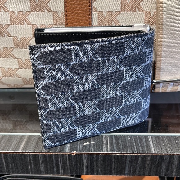 Michael Kors Men’s Women’s Cooper Logo Fabric Billfold Wallet Black Multi NWT - Picture 4 of 16